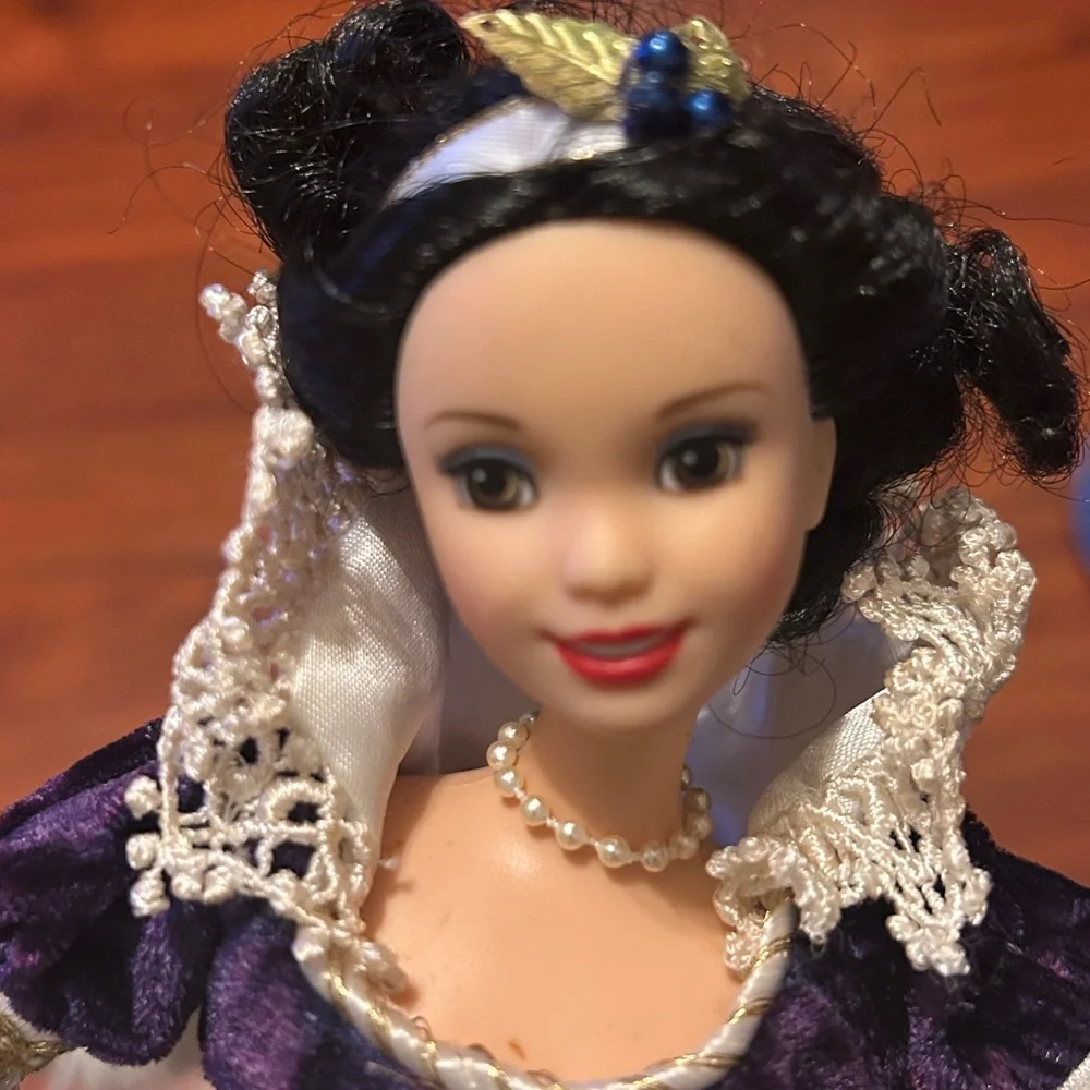 VTG 1998 Mattel Barbie Doll Disney Snow White Holiday Princess Collection